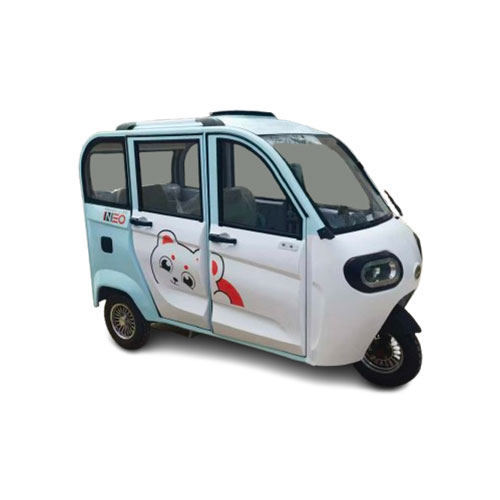 Electric cabin tricycle
